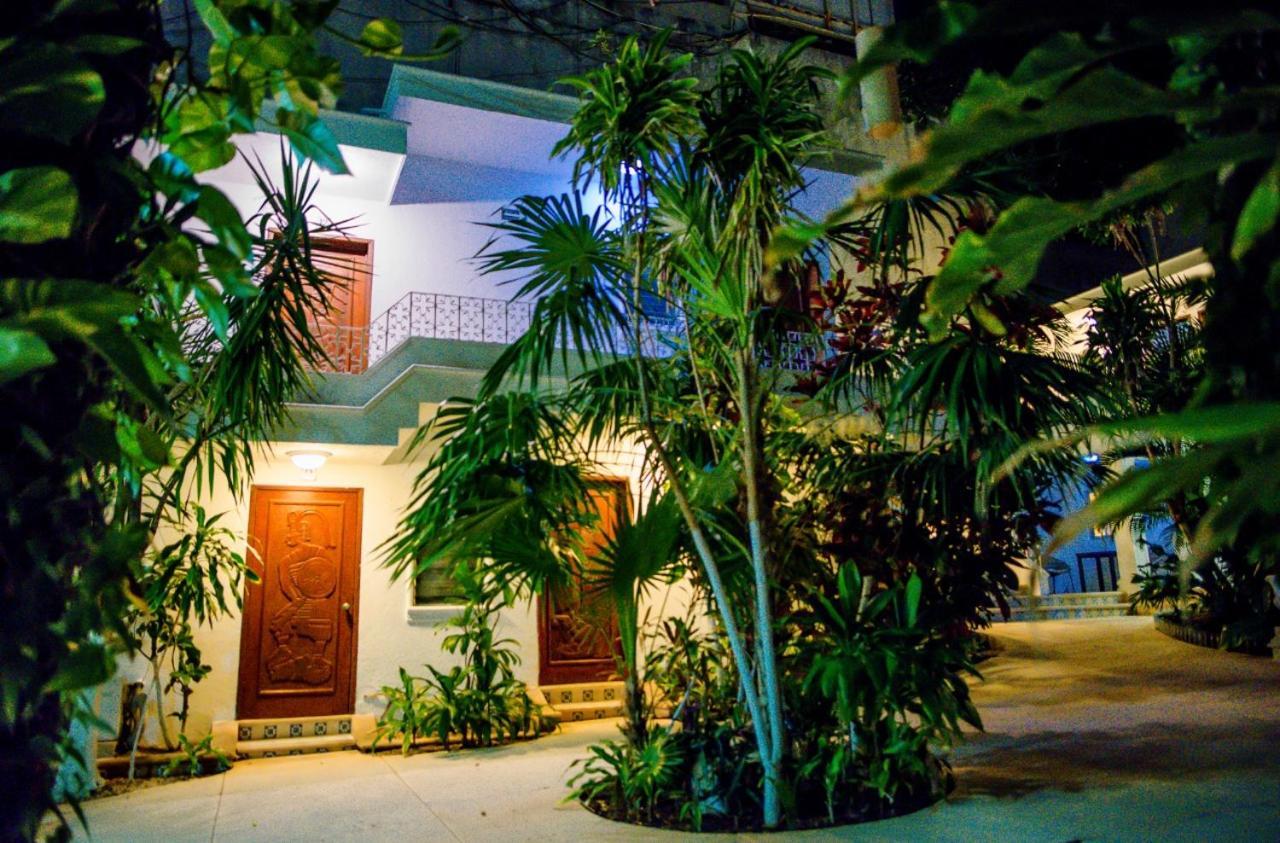 Hotel El Tropical Playa Del Carmen Exterior foto